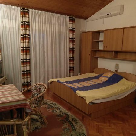 Apartmani Marijana Selce Buitenkant foto