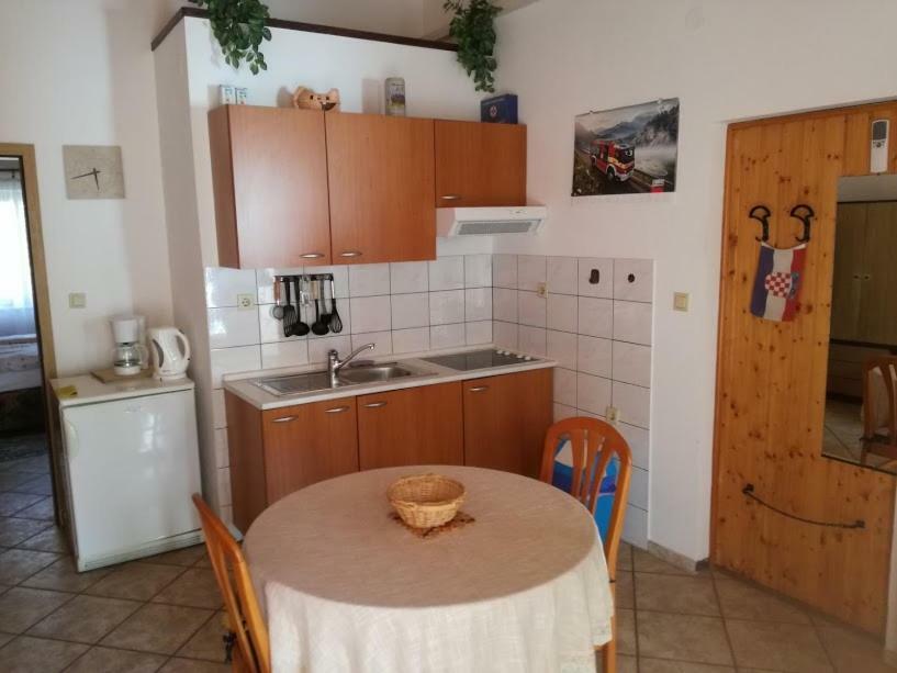 Apartmani Marijana Selce Buitenkant foto