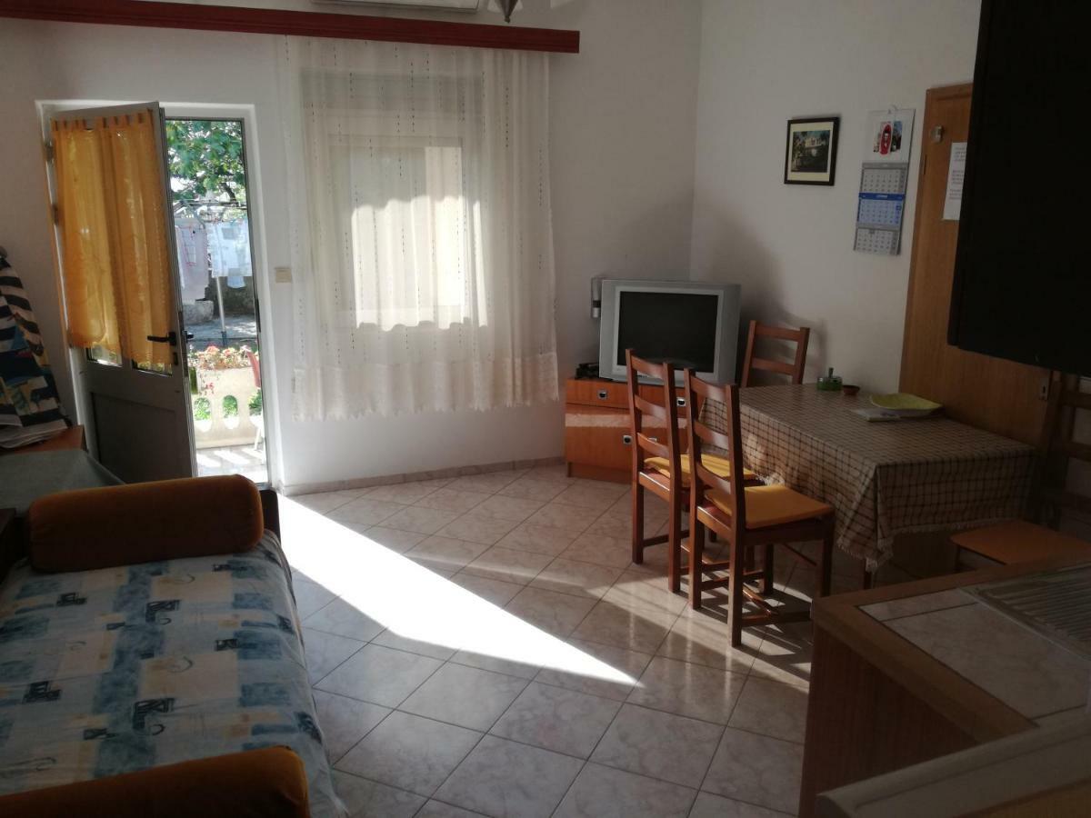 Apartmani Marijana Selce Buitenkant foto