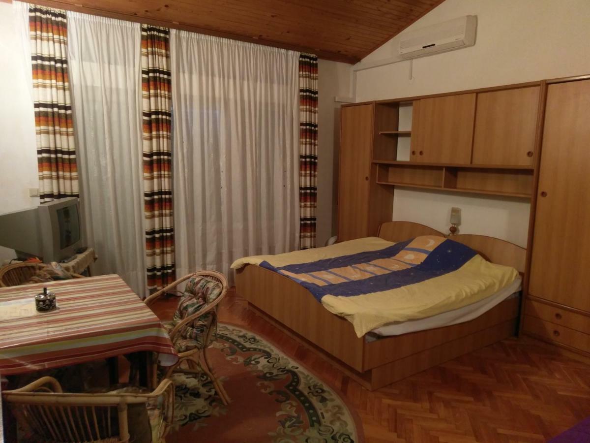 Apartmani Marijana Selce Buitenkant foto
